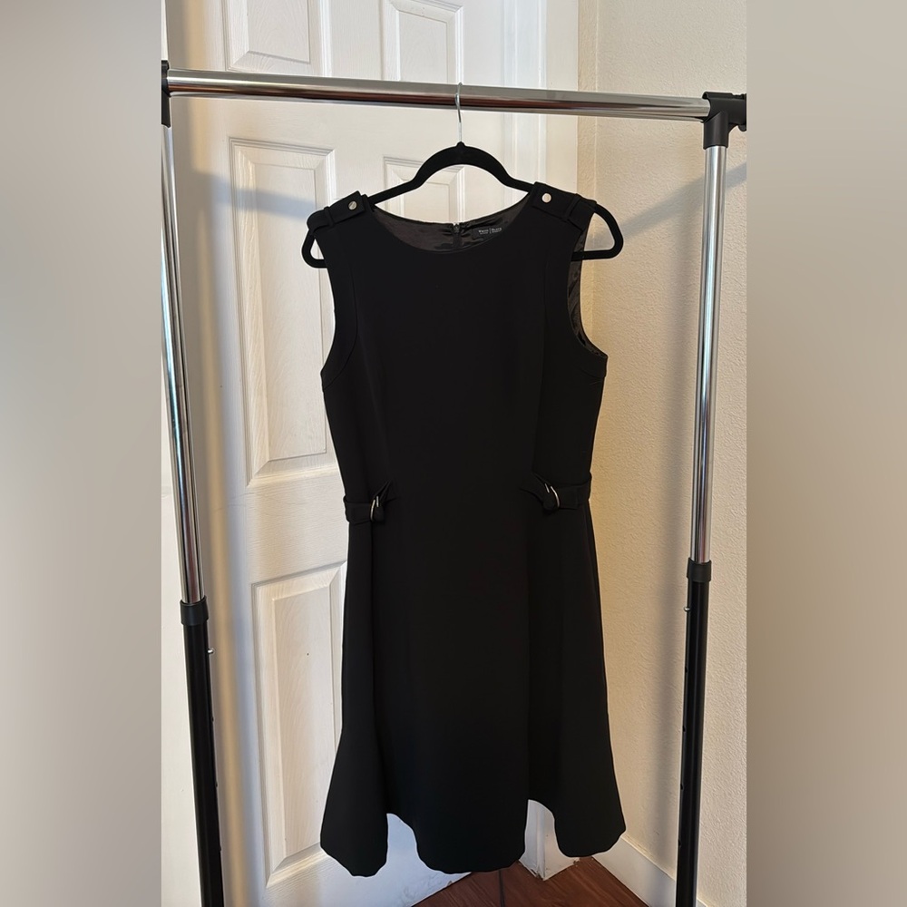 White House Black Market Size 10 Fitted Knee Length Dress